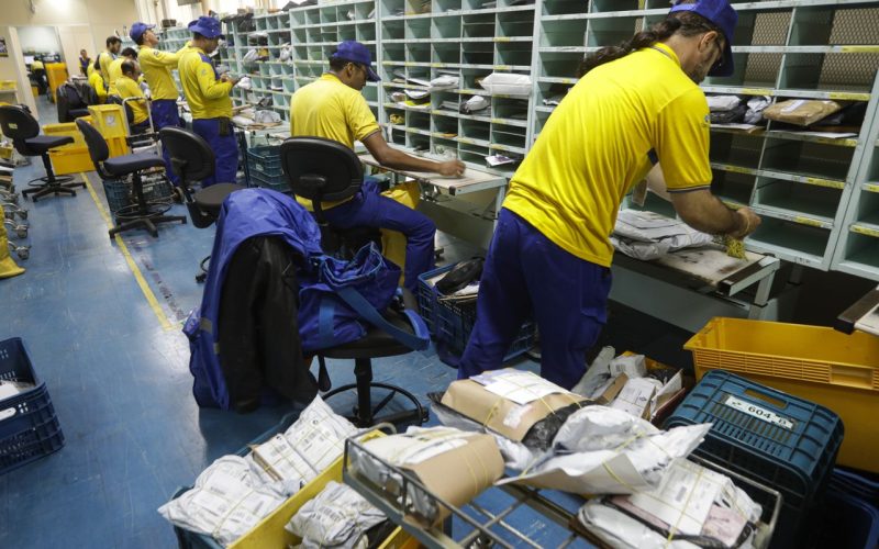Greve nos Correios: TST determina manutenção de 80% do efetivo