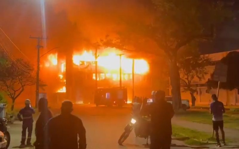 PF vai investigar incêndio na Universidade Federal de Pernambuco