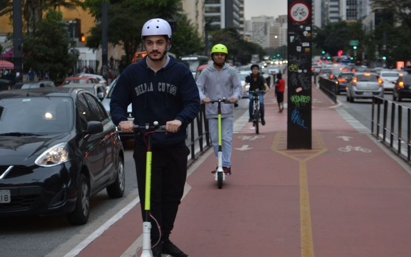 Prefeitura de SP começa a fiscalizar bicicletas e patinetes elétricos