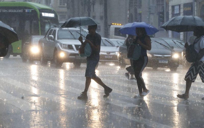 Defesa Civil alerta para chuvas fortes no estado de São Paulo